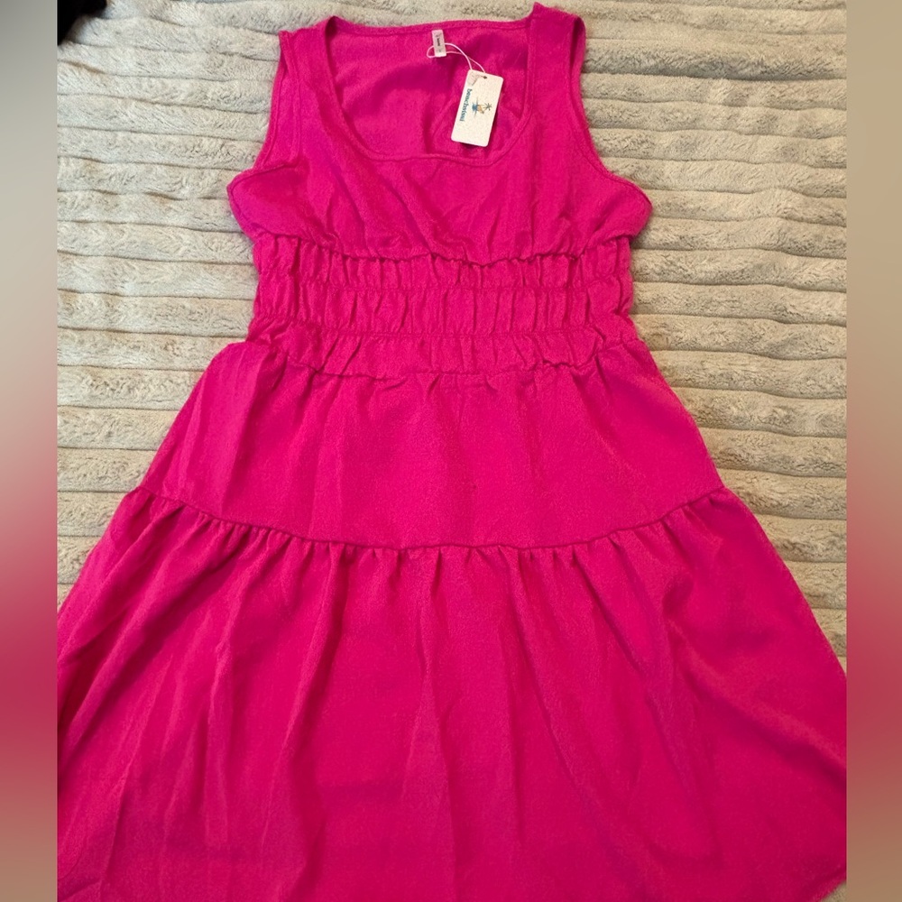 Woman’s Sleeveless Fuchsia Tiered Dress beach wear - Picture 2 of 4